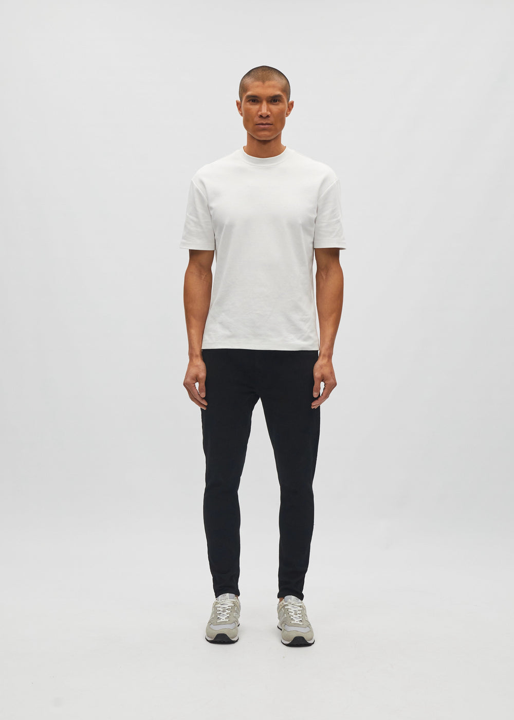 Saxon Skinny Black
