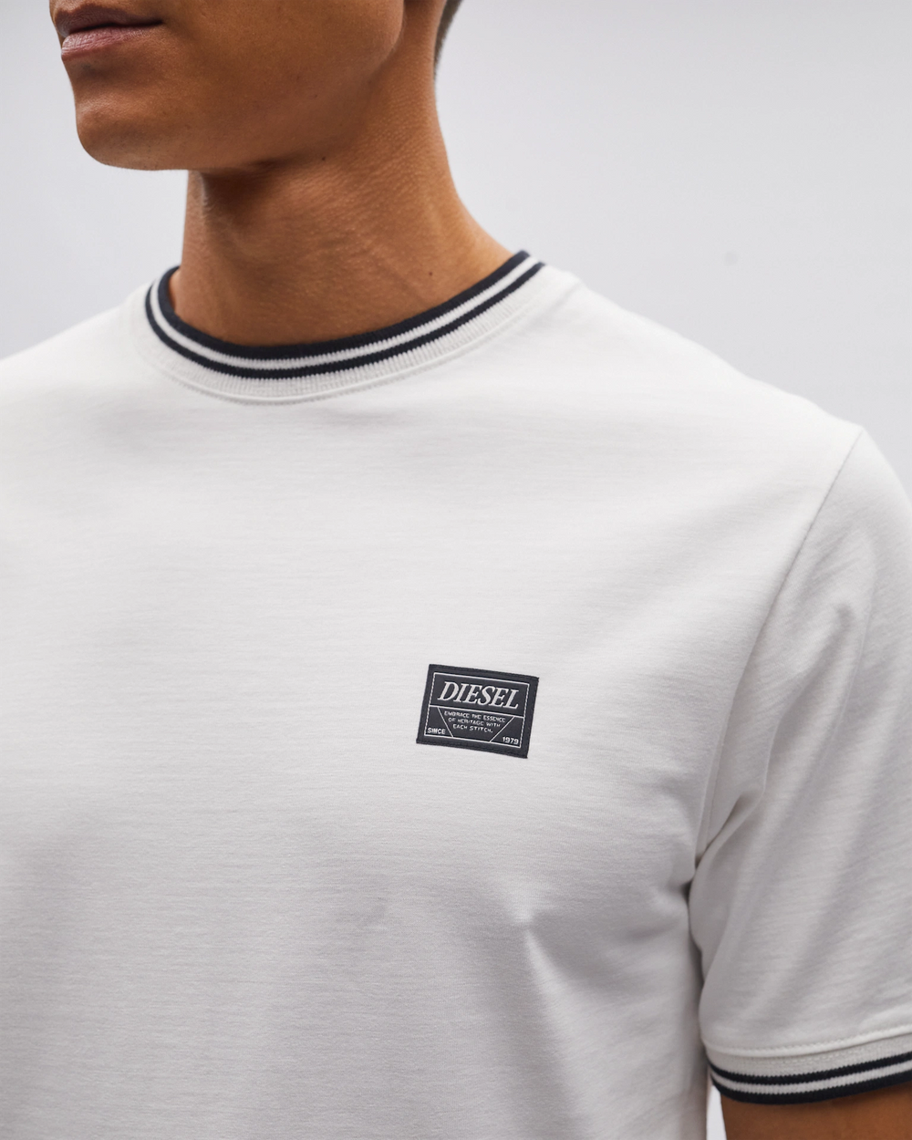 Coby Tee Warm White