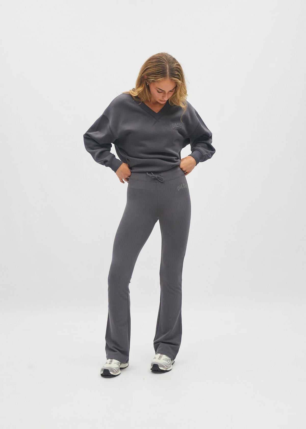 Connie Flare Pant Deep Charcoal