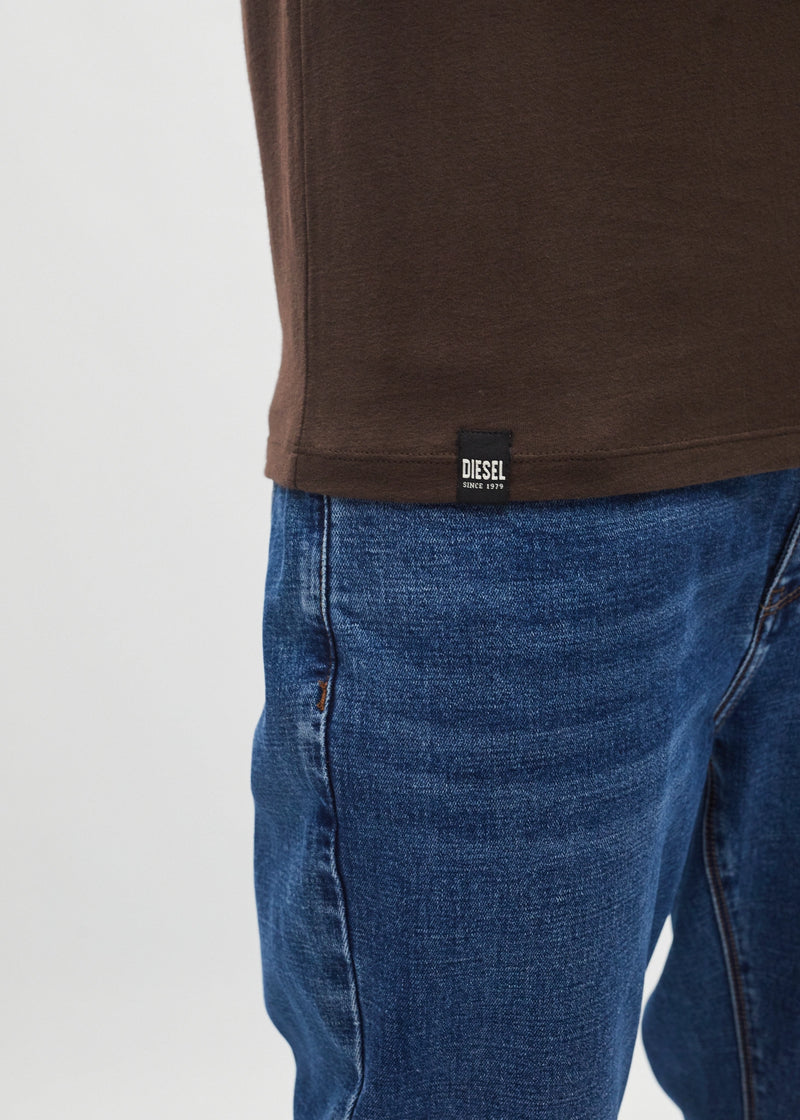 Basic Caden O Neck Tee Dark Chocolate