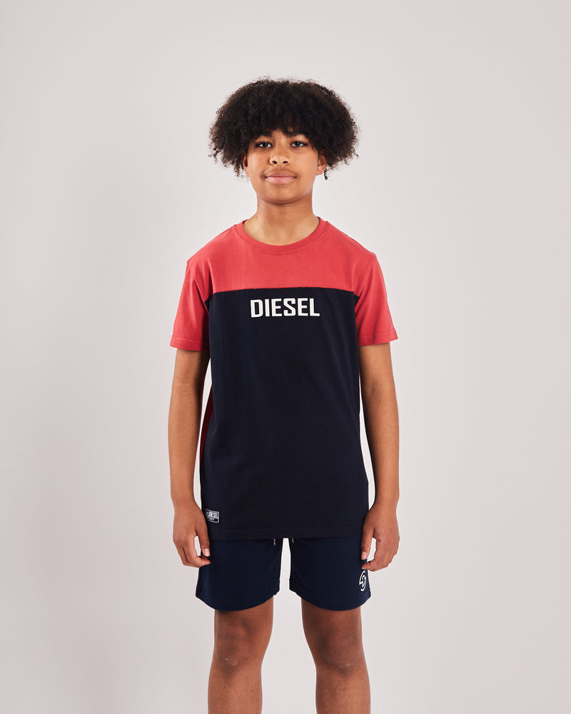 Des Tee Red