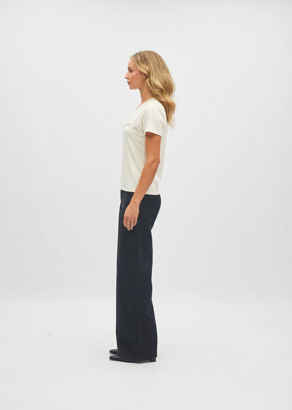 Granada Tee Dove White