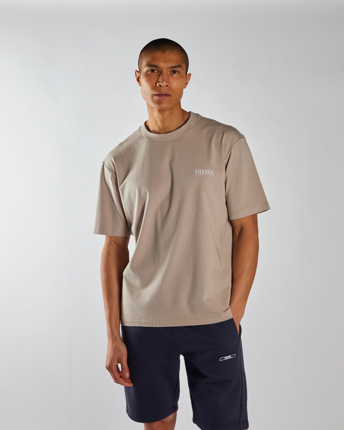 Lee Tee Saturn Ash