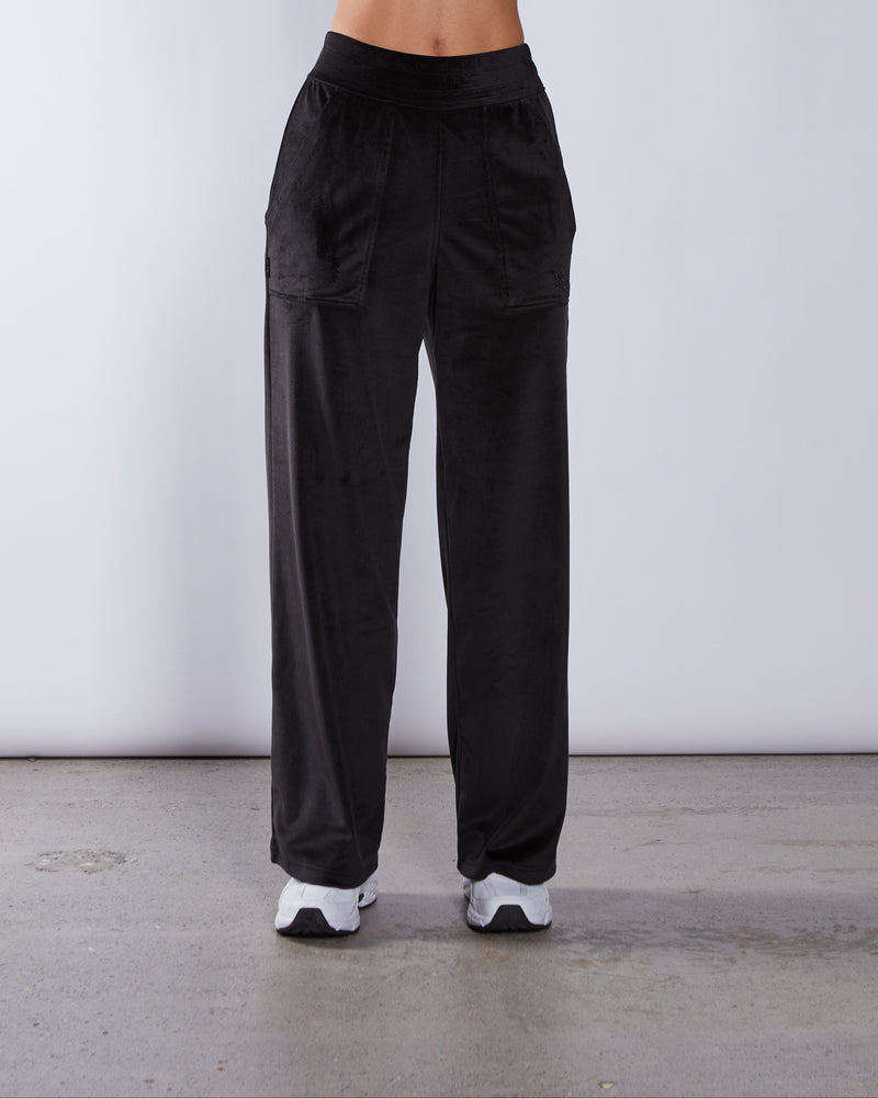 Loryn Velour Jogger