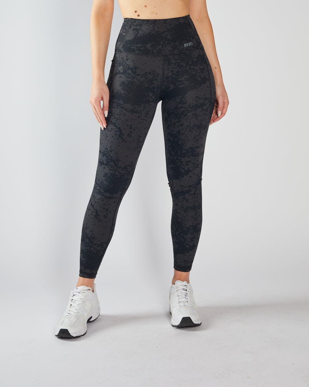 Nova Uhr Pant Black Acid Wash
