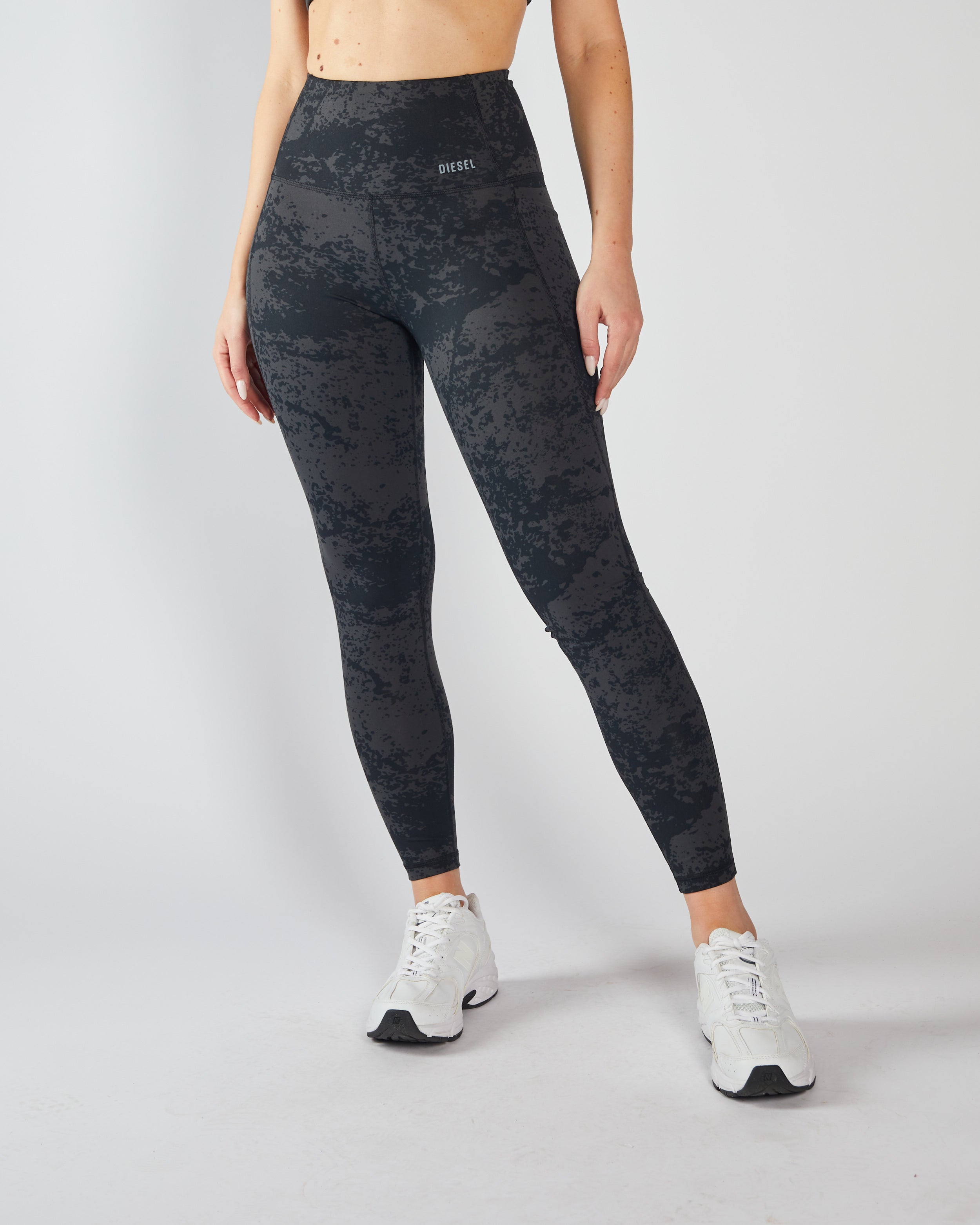 Nova Uhr Pant Black Acid Wash