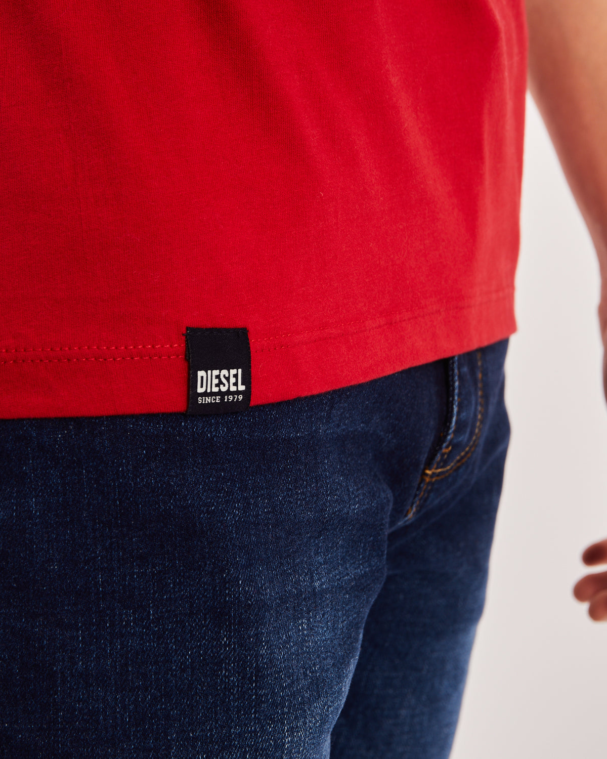 Basic Oakley V Neck Barbados Cherry