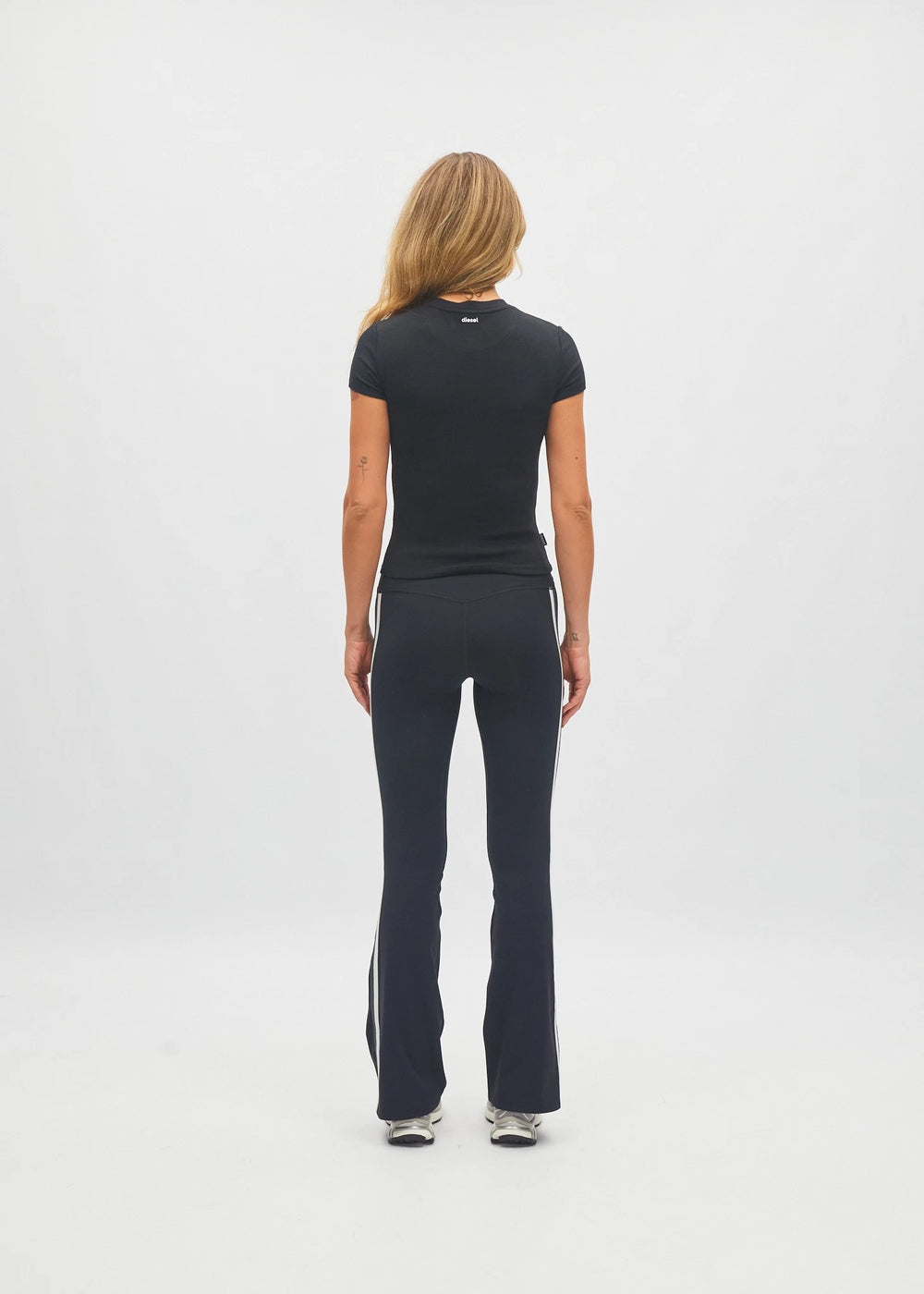 Roswynn Tee Studio Black