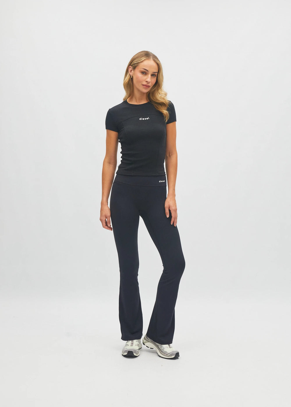 Roswynn Tee Studio Black