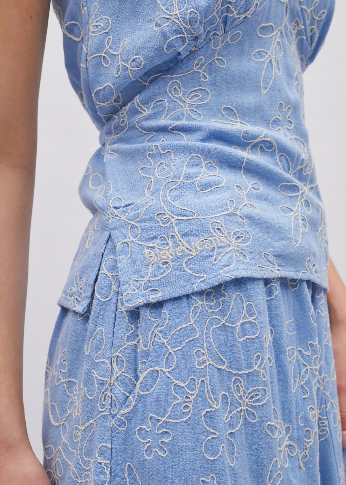 Sahara Top Blue Daisy