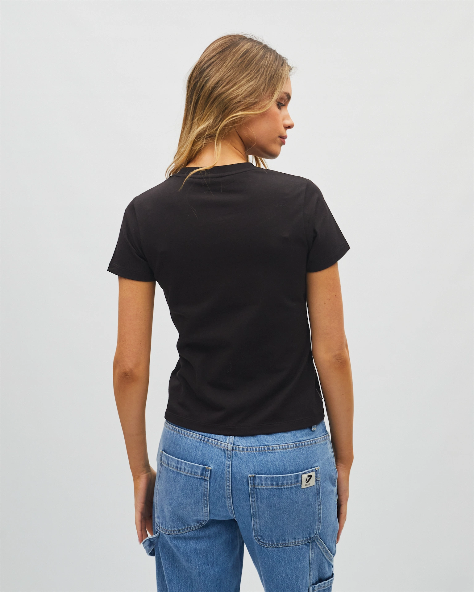 Selena Tee Black