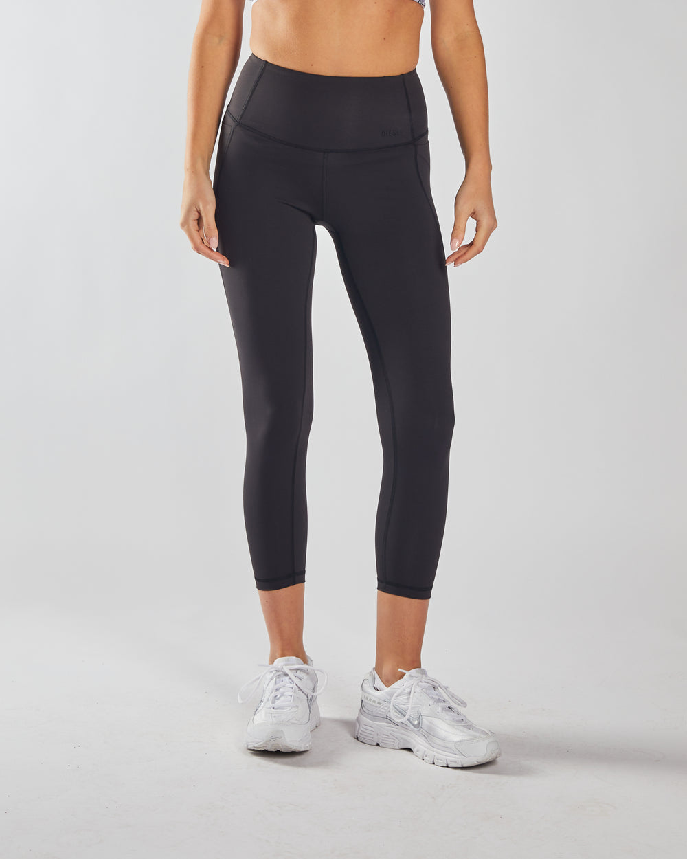 Sofia Capri Leggings Black