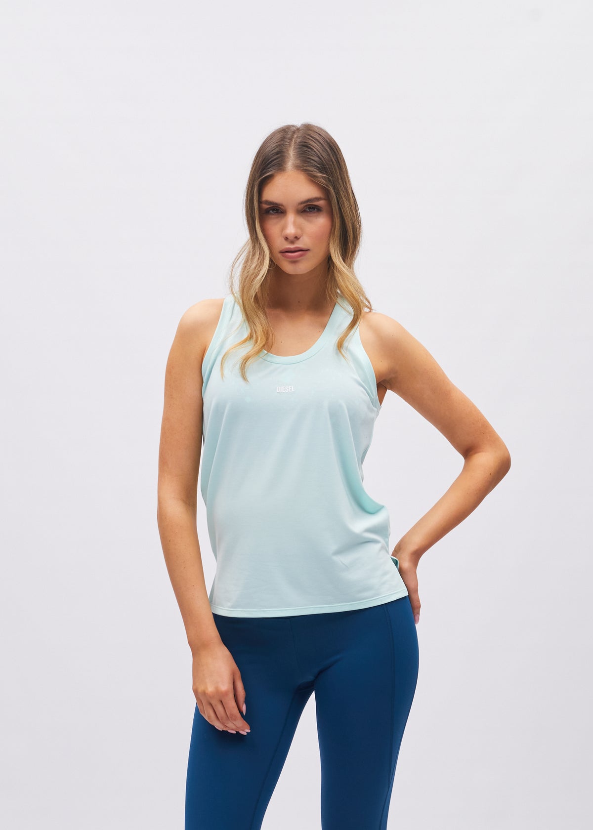 Piri Vest Aqua Bleach