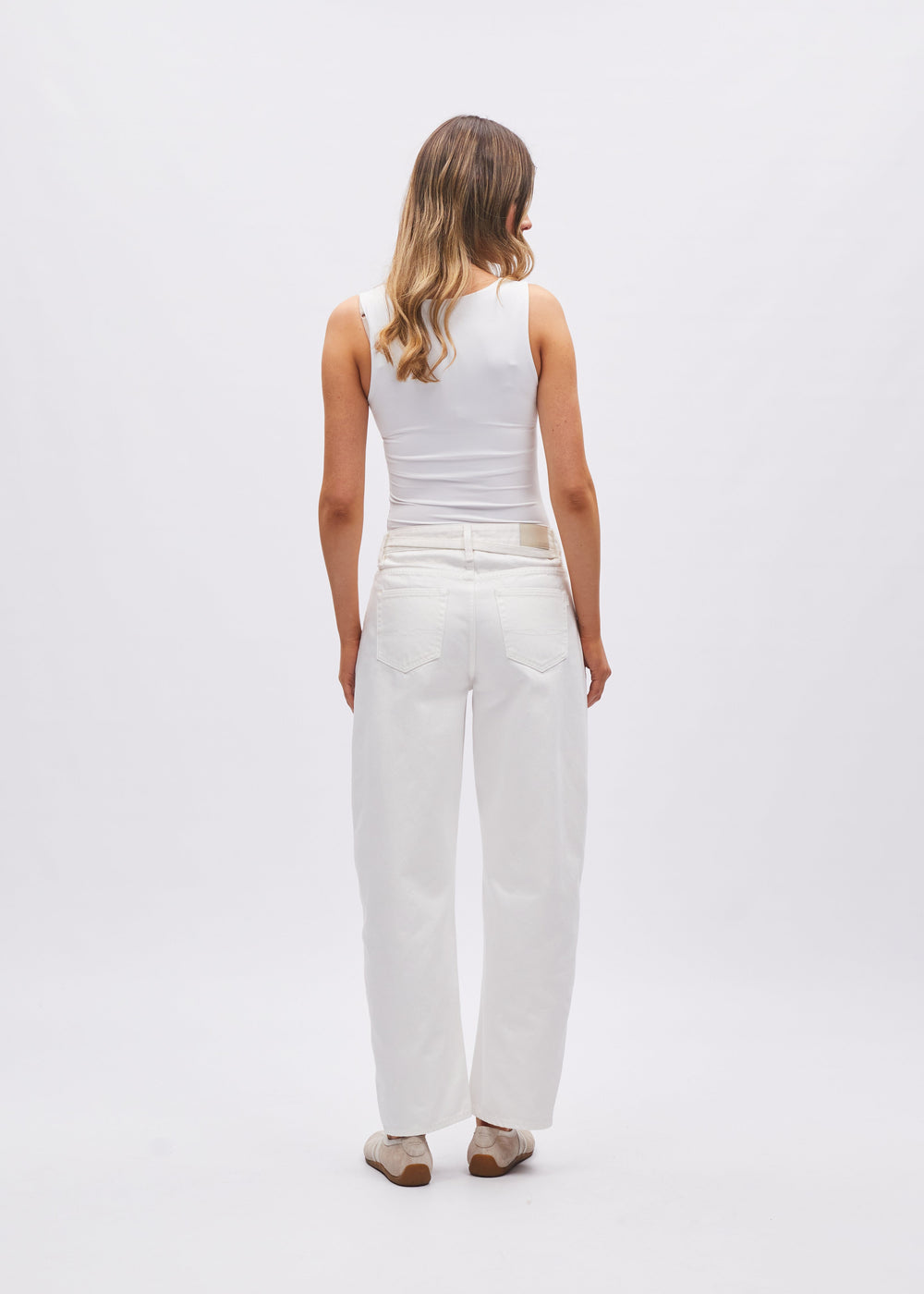 Amber Barrel Leg Jean White