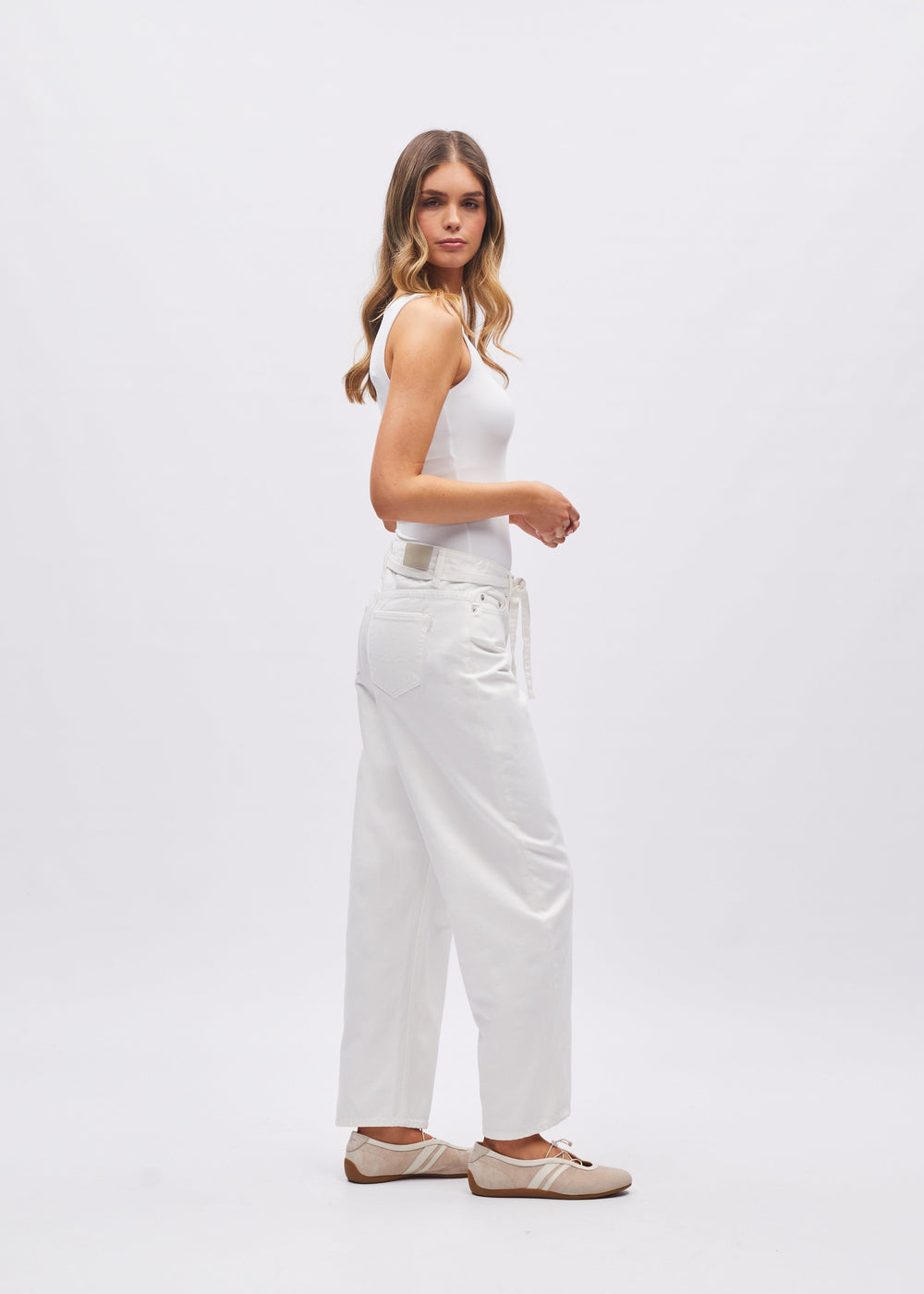 Amber Barrel Leg Jean White