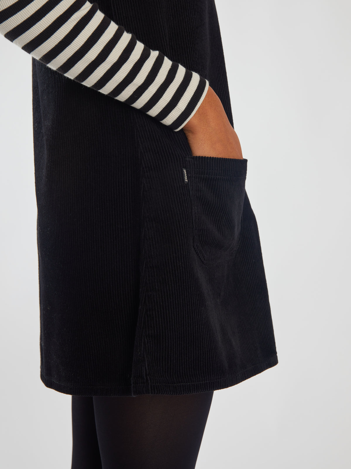 Marlowe Pinny Black