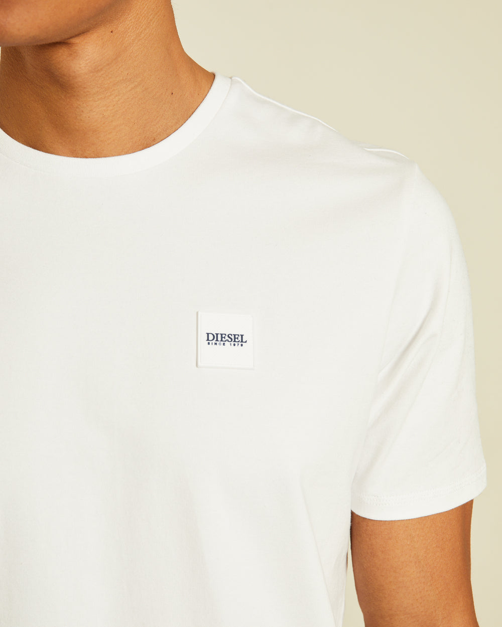 Vic Tee Dove White